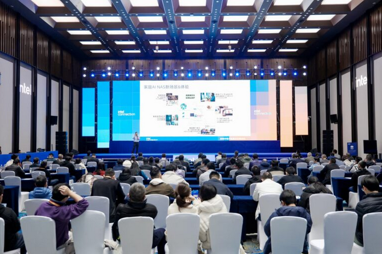 英特尔聚合生态力量，共塑AI NAS新格局：酷睿Ultra驱动智慧本地算力与存储创新
