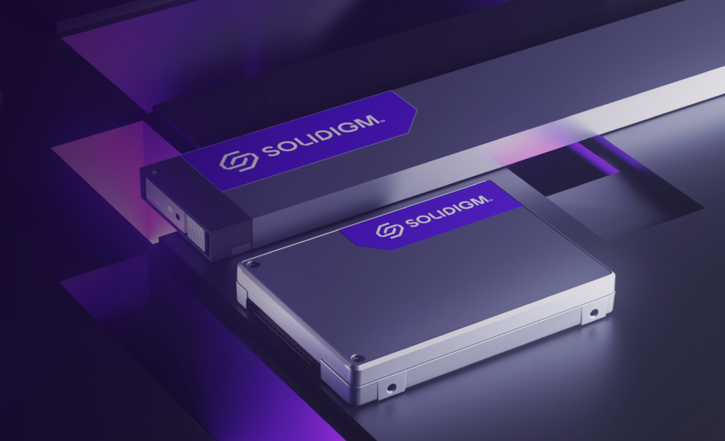 Solidigm D5-P5336高密度数据中心固态硬盘